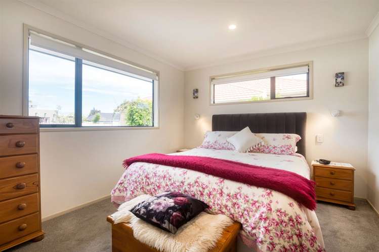 13 Ivy Crescent Richmond_6