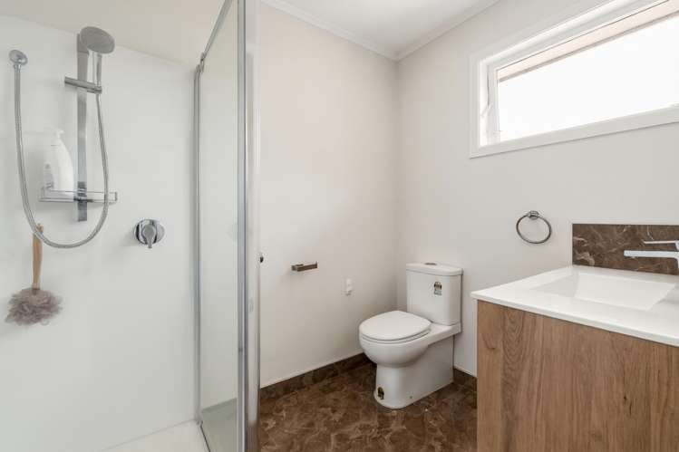 6 Parkdale Place Glenview_11