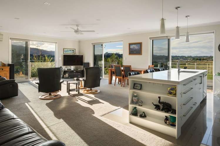 13 Noble Johnston Drive Katikati_4