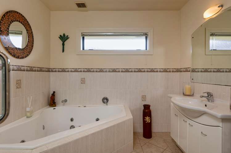 75 Halsey Drive Lynfield_12