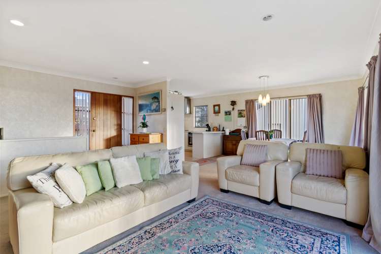 1/9 Ribbonwood Crescent Goodwood Heights_2