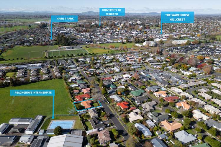 17 Scott Avenue Hamilton East_15