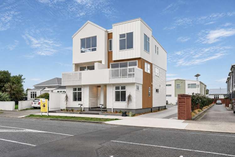 2/46 Cuba Street Petone_43