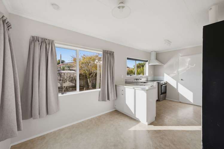 27A Tiverton Crescent Whalers Gate_9