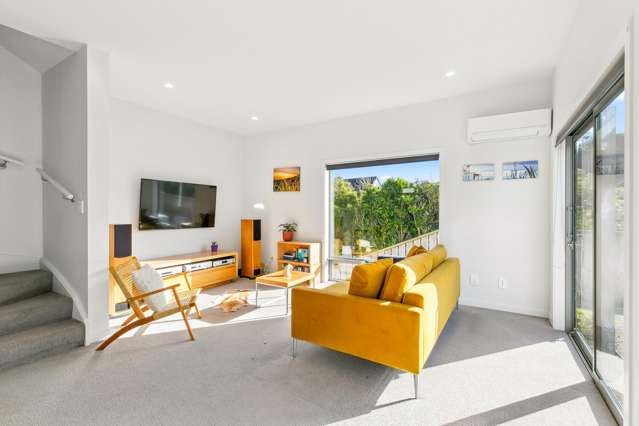 U6/30 Monowai Road Johnsonville_1