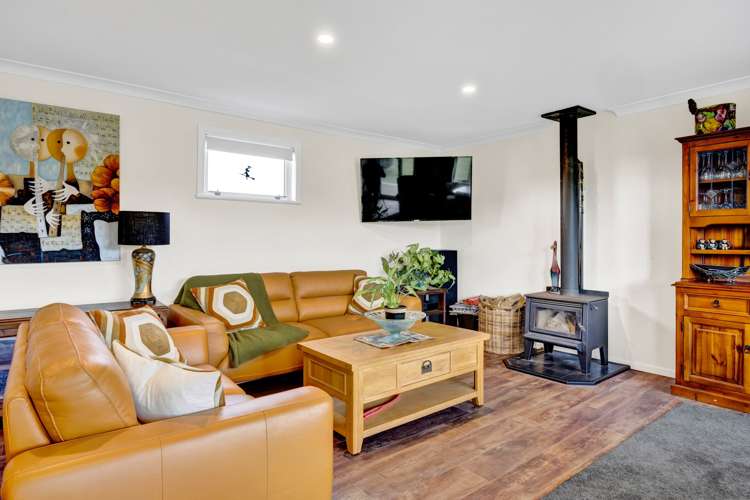 15 Auroa Road Otakeho_10