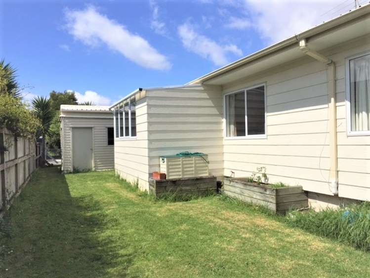 2/4 Shamrock Lane Te Atatu Peninsula_9