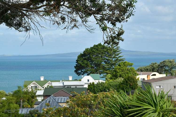 2/8 Rewi Street Torbay_10