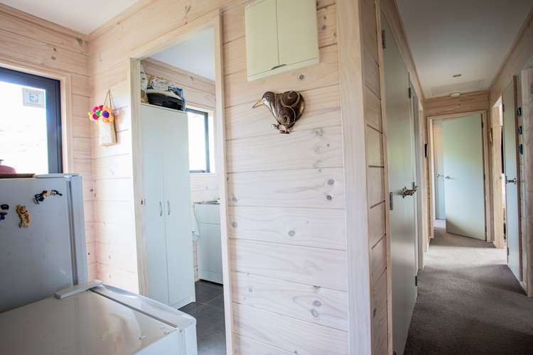 17 Hibiscus Avenue Cable Bay_13