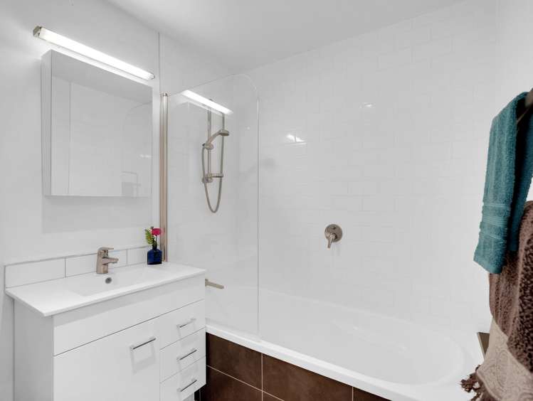 6 Mara Kai Lane Raglan_31