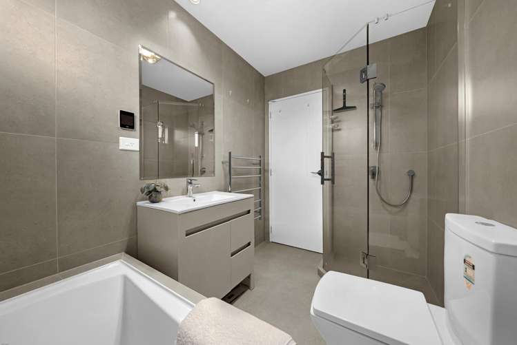 6 Manahau Lane Flat Bush_17