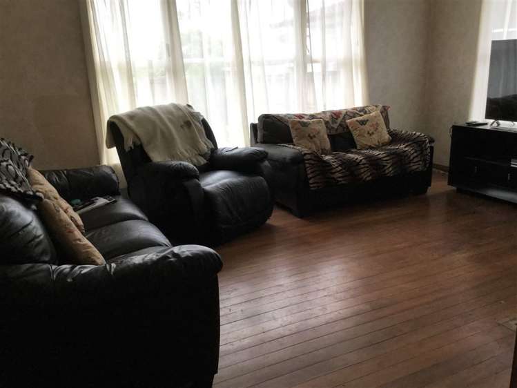 98 Thames Road Paeroa_11