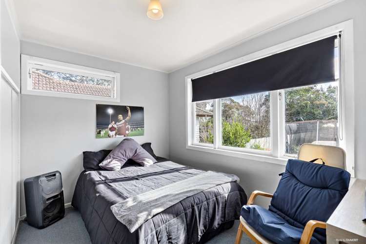 15 Amberley Avenue Te Atatu South_12