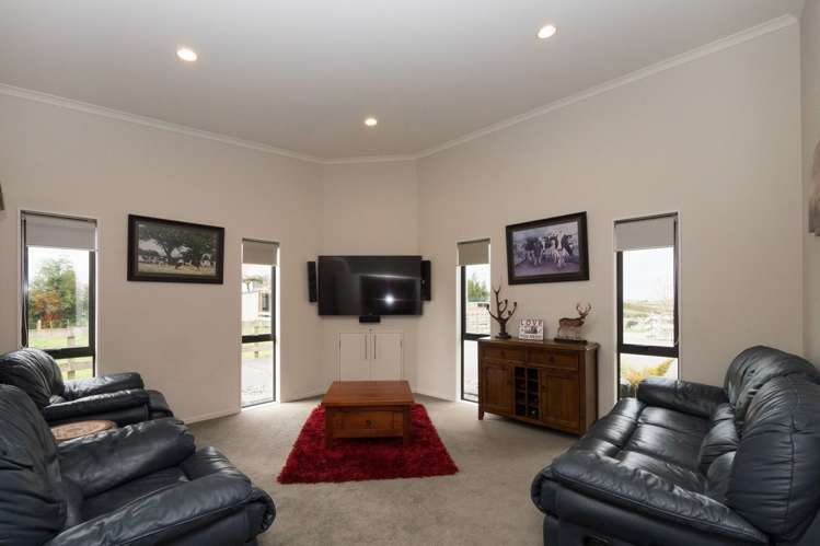 3928 Mountain Road Cardiff_11