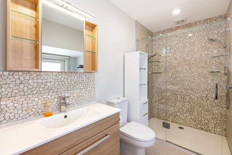 96 The Esplanade Raumati South_24