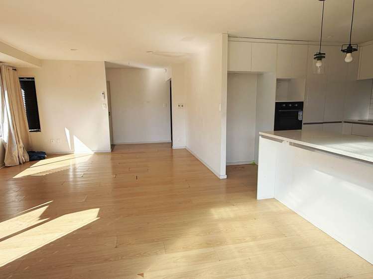 2/396 Glenfield Road_5