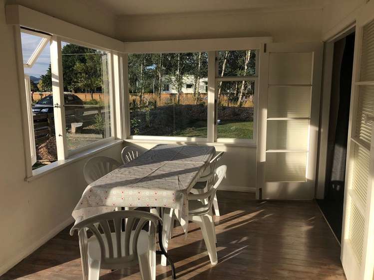 427 High Street South Carterton_2