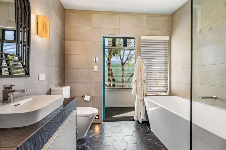 6 Endeavour Place Cooks Beach_18