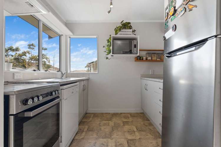 17 Bronte Place Owhata_9