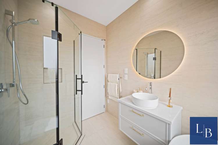 38 Furlough Road Opaheke_19