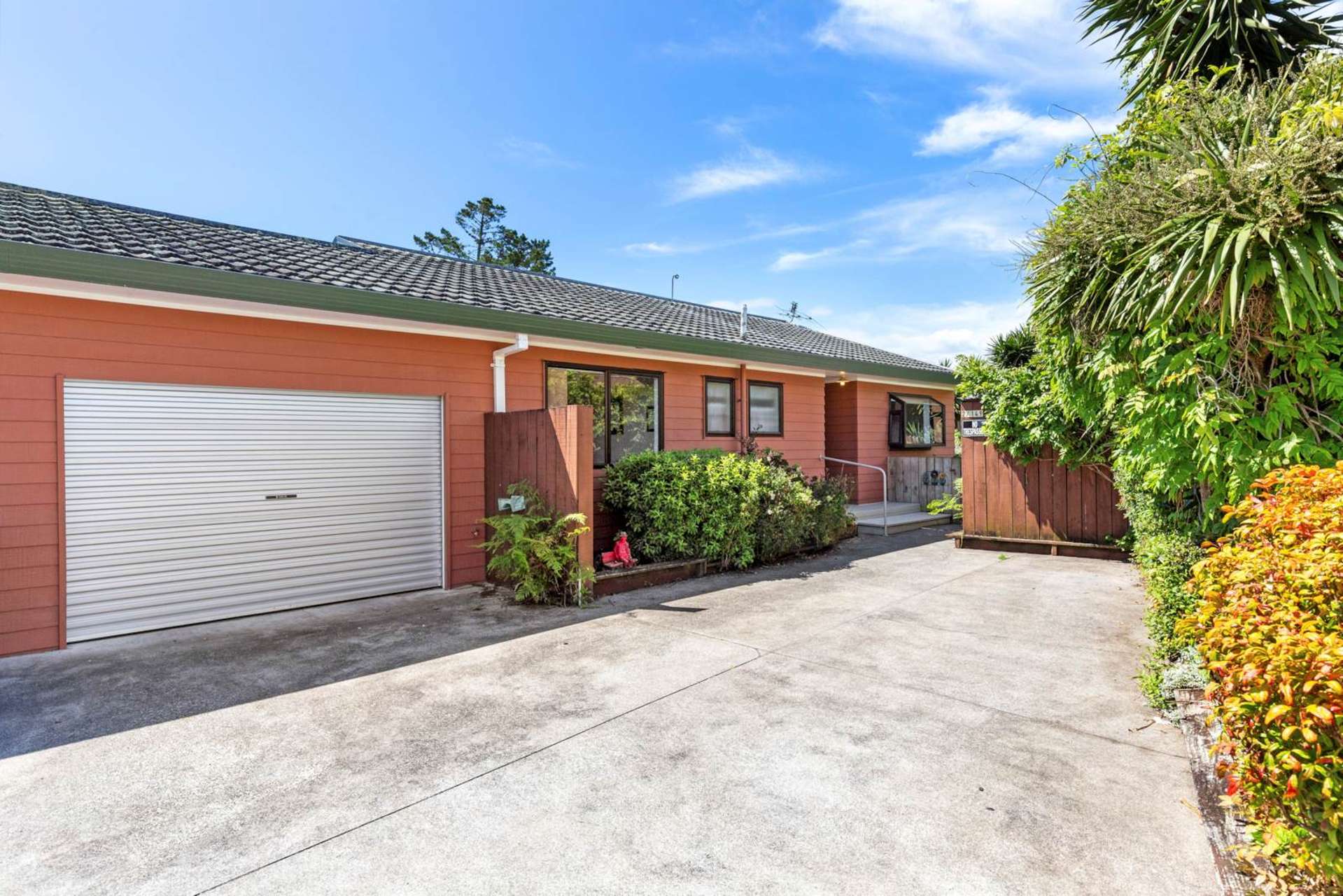 2/149 Carnoustie Drive Wattle Downs_0