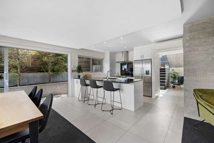 2/15 Melbourne Street Queenstown_22