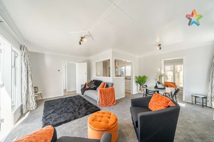 28 Main Road Wainuiomata_9