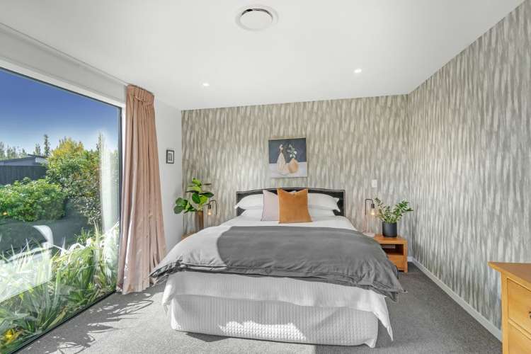 39 Dunlops Crescent Bottle Lake_12