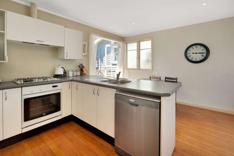 35 Wright Road Point Chevalier_4