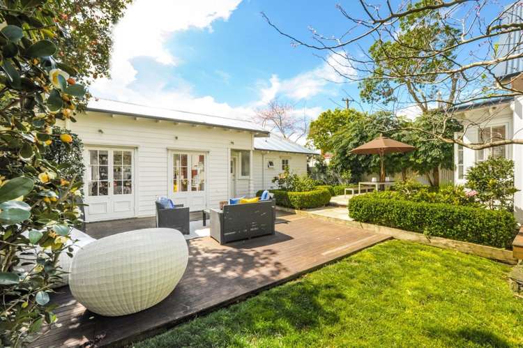 2 Kingsview Road Mount Eden_23