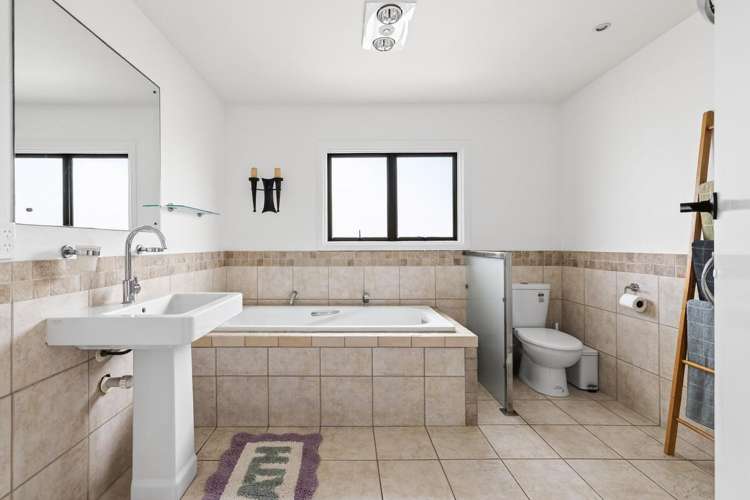 4 Oceanbeach Road Mount Maunganui_21