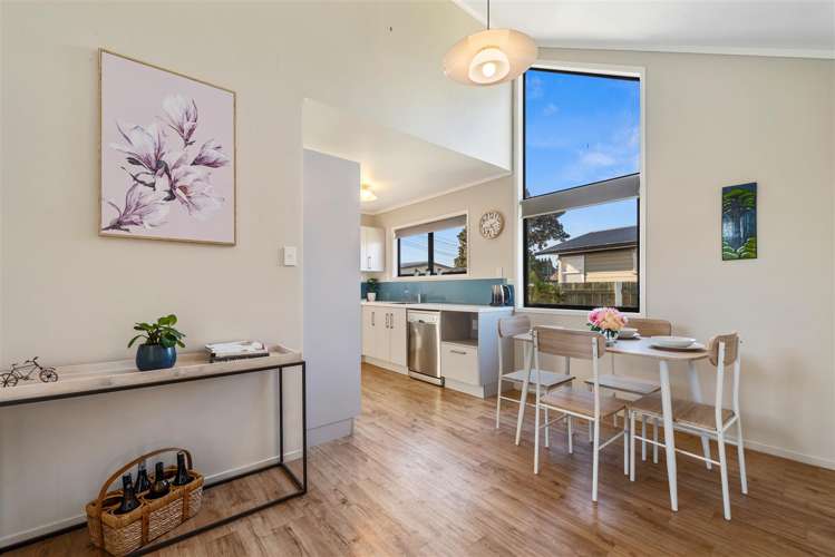 10 Chaucer Place Owhata_6