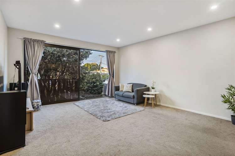 1/21a Mount Smart Road Royal Oak_2