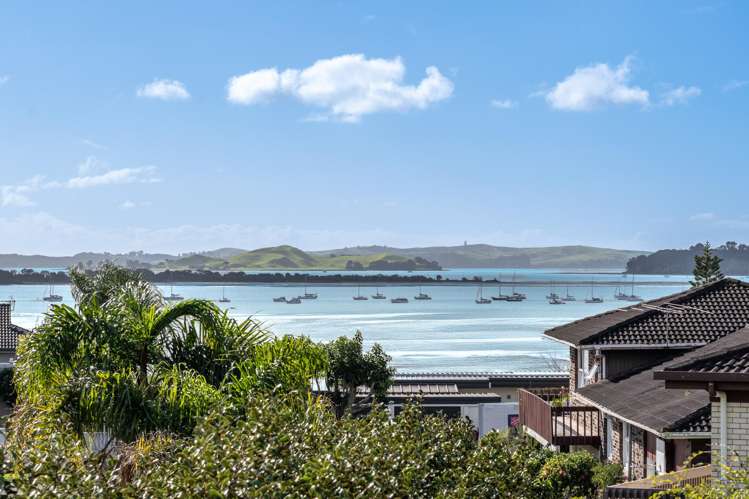 8 Fielding Crescent Farm Cove_1