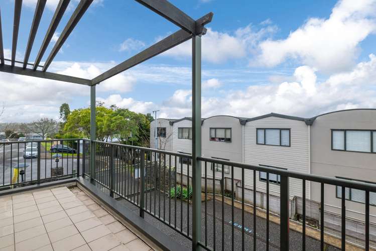 2/8 Flynn Street Birkdale_18