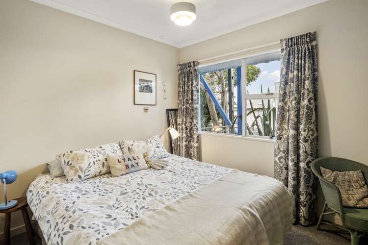 140A Queens Drive Lyall Bay_9