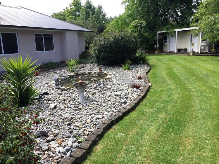 147 Lincoln Road Carterton_18