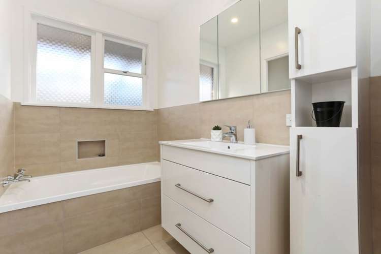 2 Imatra Place Sunnyhills_14