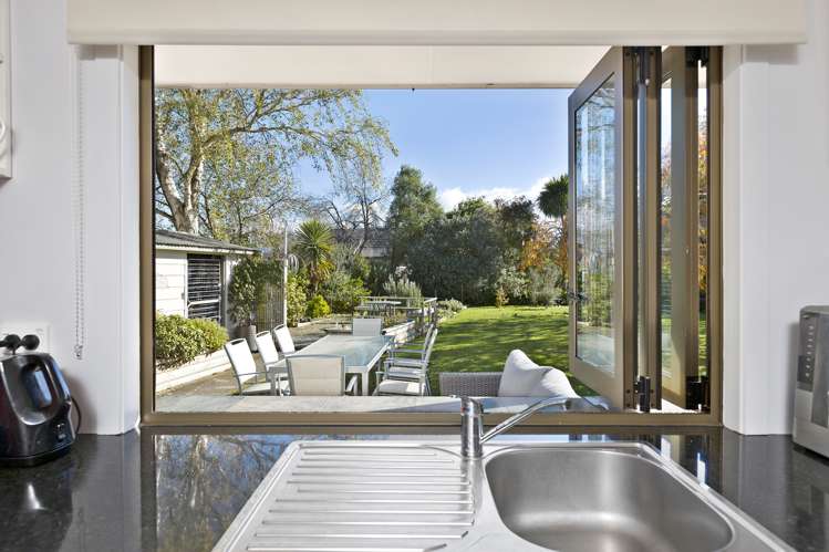 310 High Street South Carterton_8