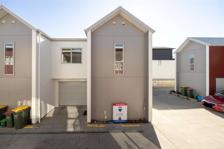 2/16 Hammond Street_1