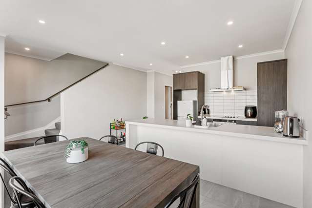 6/4 Matimati Place Hobsonville_3