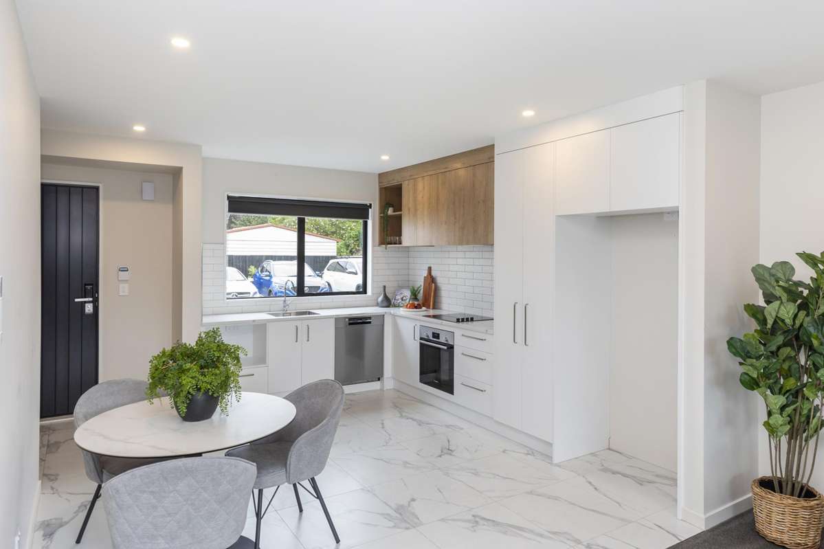 2/140 St Albans Street_2