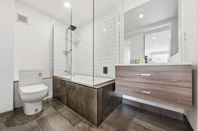 23 Glenfern Road Mellons Bay_12