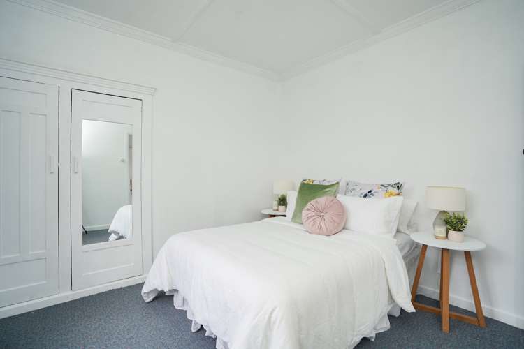 9 Avenal Street Avenal_11