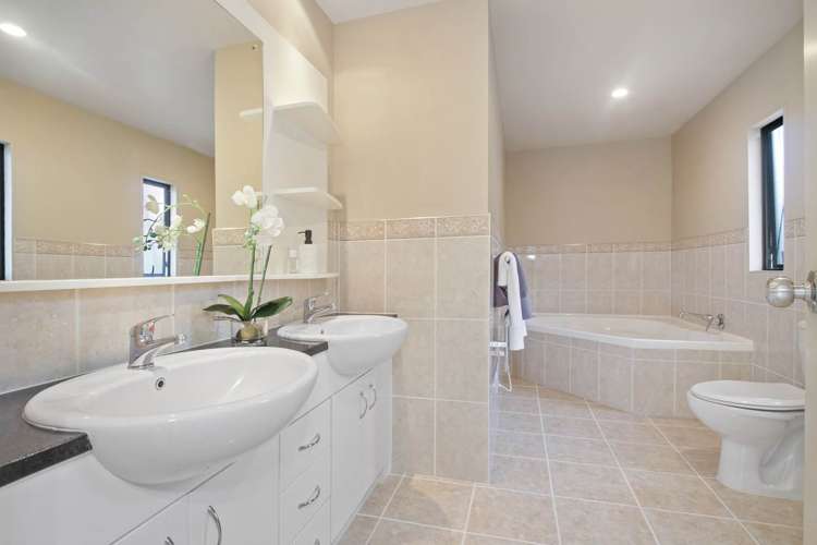 21 Ridge Valley Drive Browns Bay_14