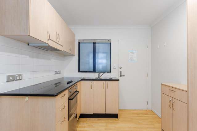 B401/176 Broadway Newmarket_3