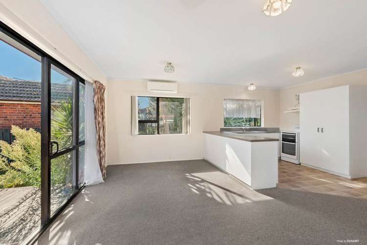 24a South Street Pahurehure_6