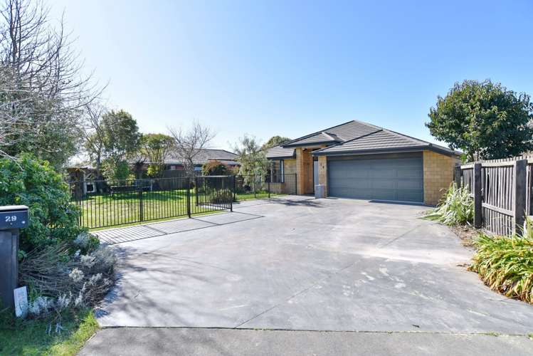 29 Glastonbury Drive Burwood_32