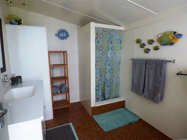 1 Rata Street Kaka Point_7