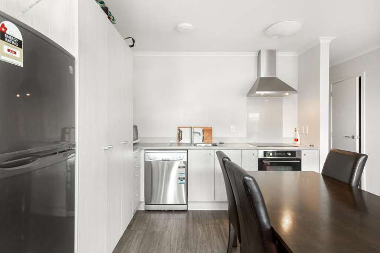 53 Chiefs Court Hamilton East_8